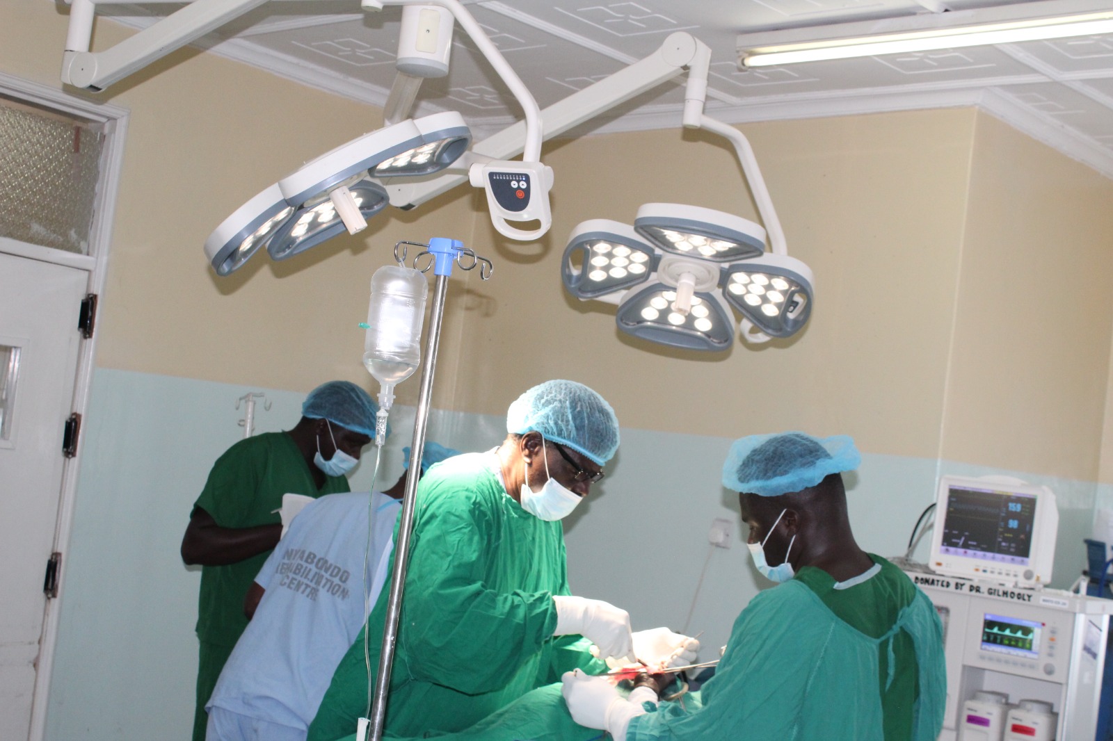 Orthopaedic surgery team in the operating theatre